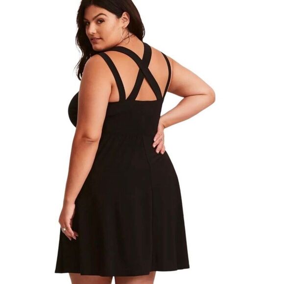 torrid Dresses & Skirts - Torrid Black Strappy Back Crisscross Babydoll Dress